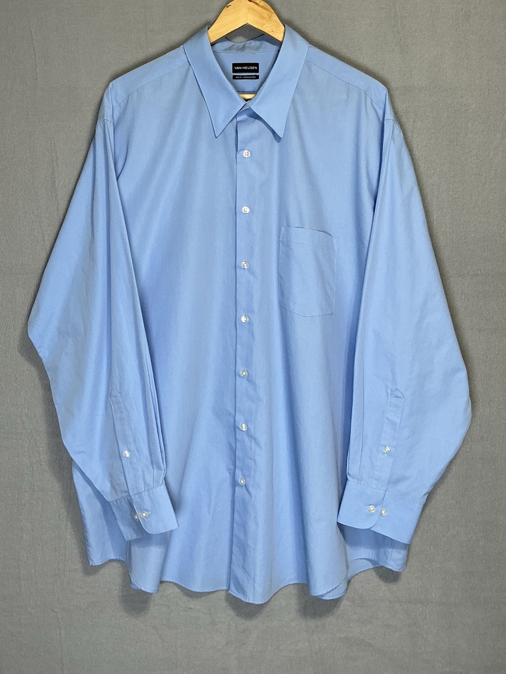 Van Heusen Men’s 18.5 34/35 Light Blue Big Fit Wrinkle Free Dress Shirt